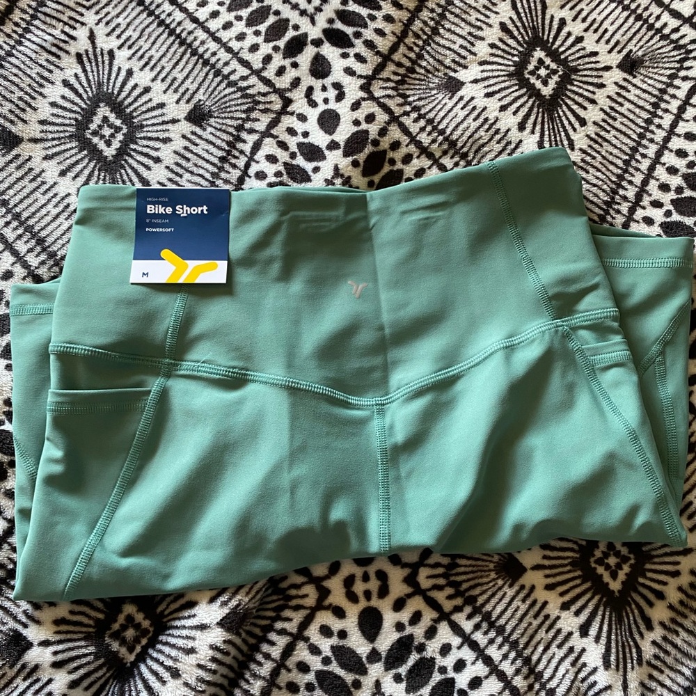 🆕 High Rise Powesoft Bike Shorts Size M 8” inseam - Picture 8 of 13